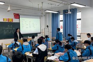 莱比锡官方：签下那不勒斯中场埃尔马斯，签约至2028年